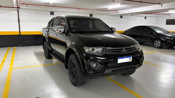 MITSUBISHI L200 TRITON 3.2 HPE 4X4 CD 16V TURBO INTERCOOLER DIESEL 4P AUTOMÁTICO